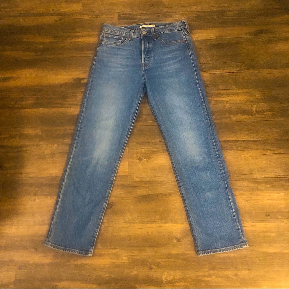 Levi’s Wedgie straight jeans button fly medium wash size 27